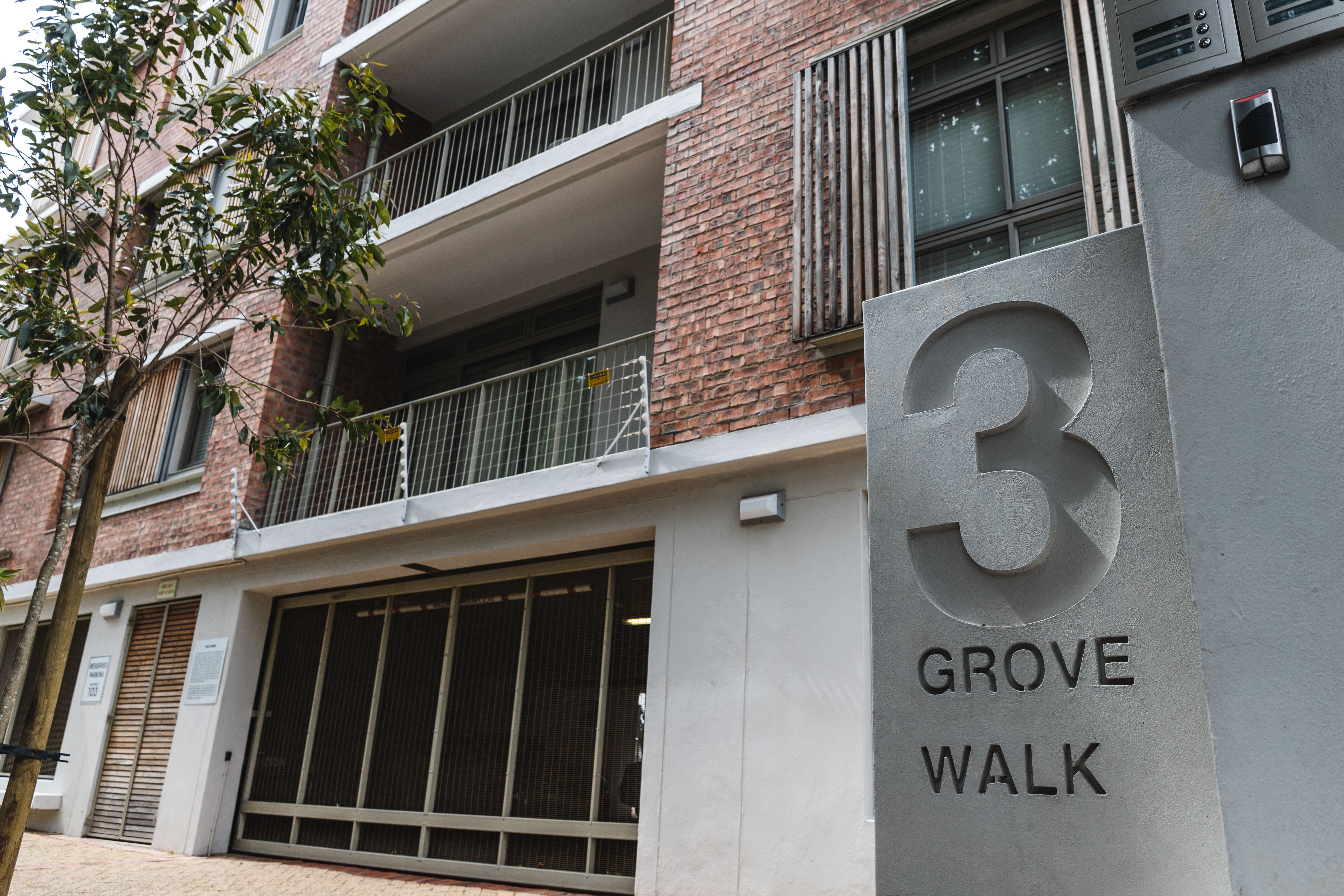 3 Grove Walk